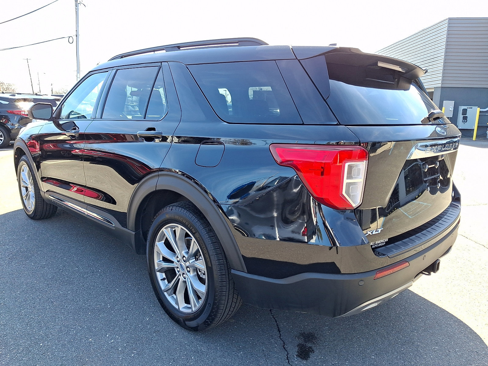 Certified 2023 Ford Explorer XLT w/ Equipment Group 202A image 7