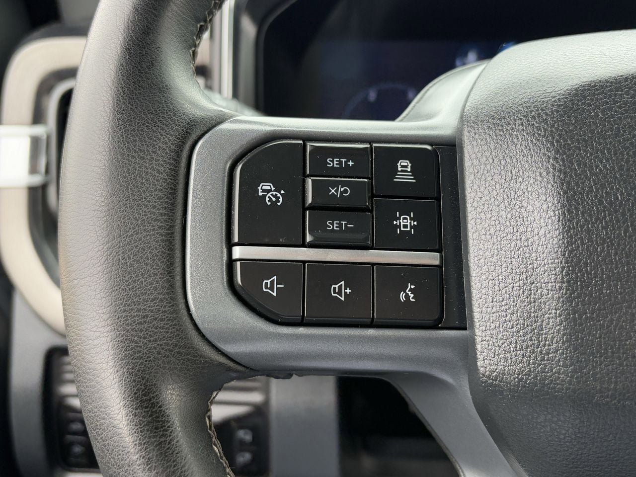 Certified 2025 Ford F250 Lariat w/ Lariat Ultimate Package AWD/4WD image 17