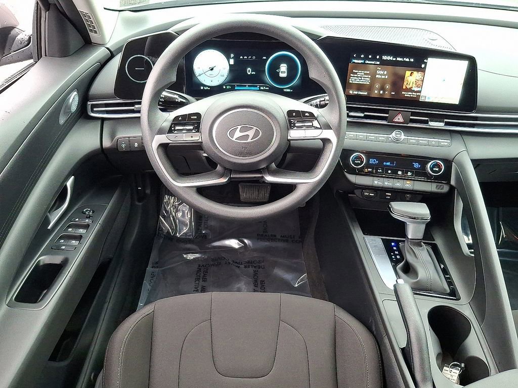Used 2024 Hyundai Elantra SEL image 11