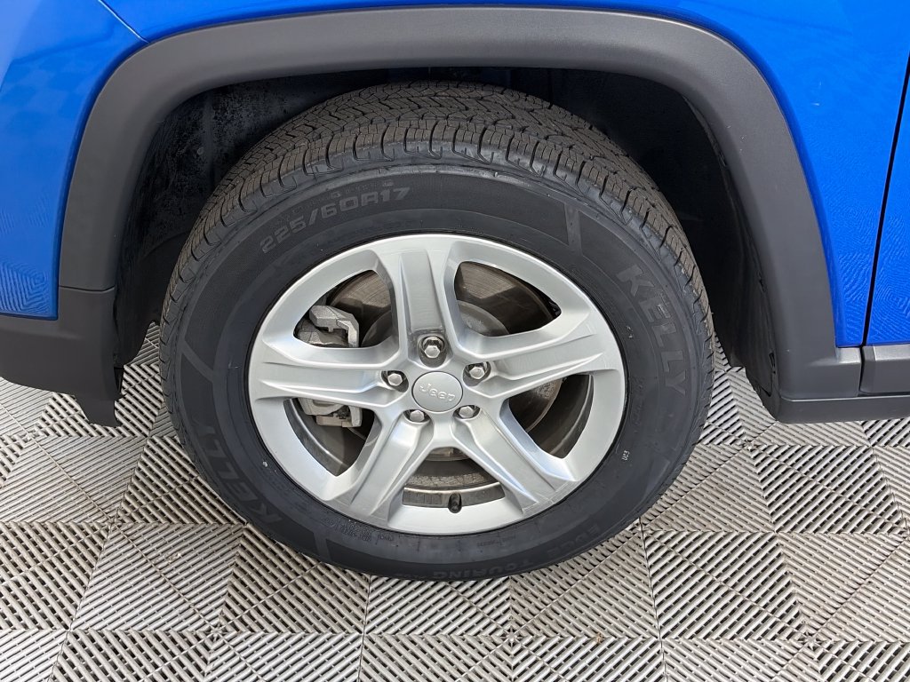 Used 2024 Jeep Compass Latitude AWD/4WD image 8
