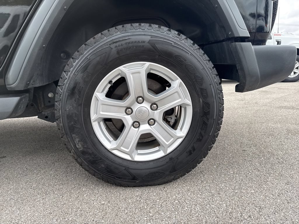 Used 2019 Jeep Wrangler Unlimited Sport S AWD/4WD image 11