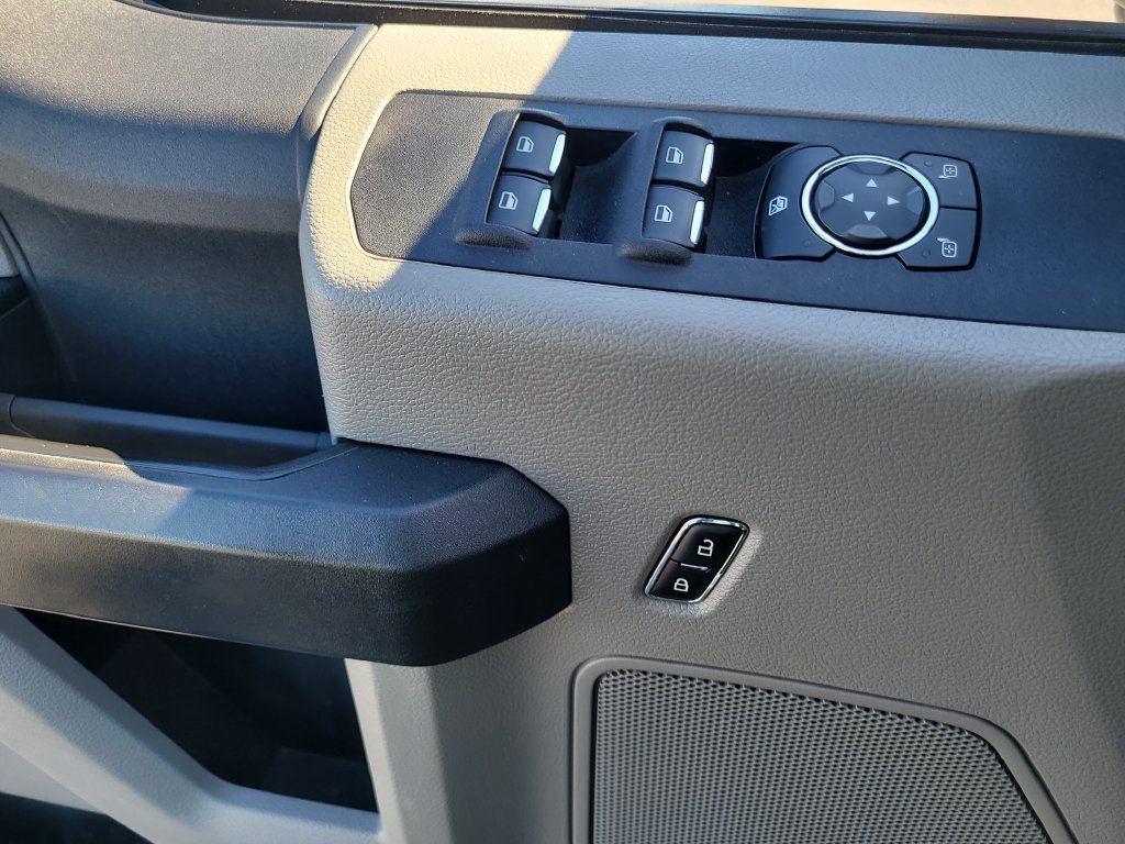 Certified 2019 Ford F250 XL w/ STX Appearance Package AWD/4WD image 13