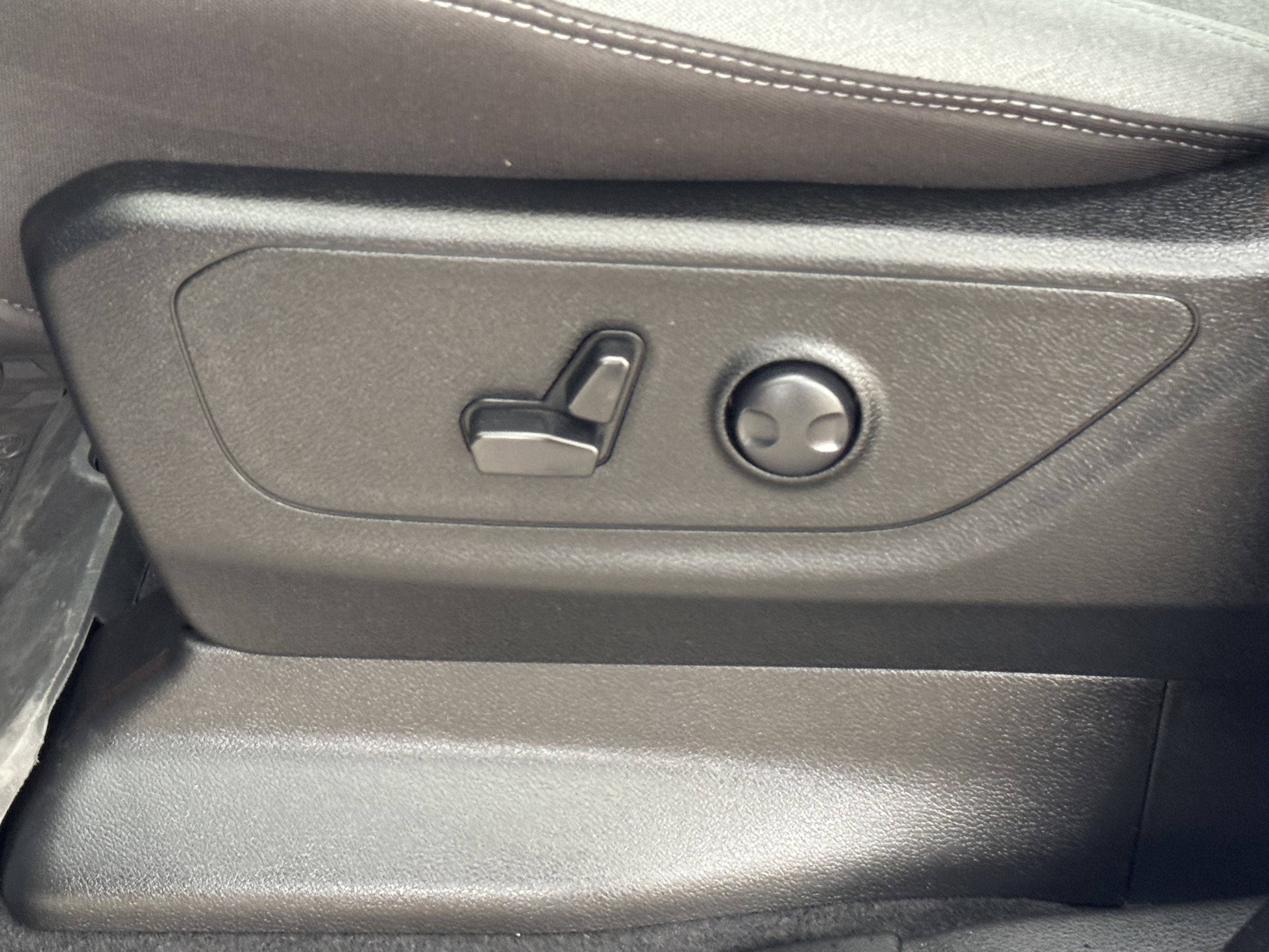 Used 2025 RAM 1500 Lone Star image 22