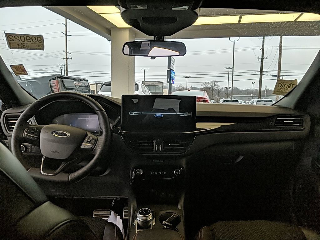 Certified 2024 Ford Escape ST-Line w/ Tech Pack #1 image 13