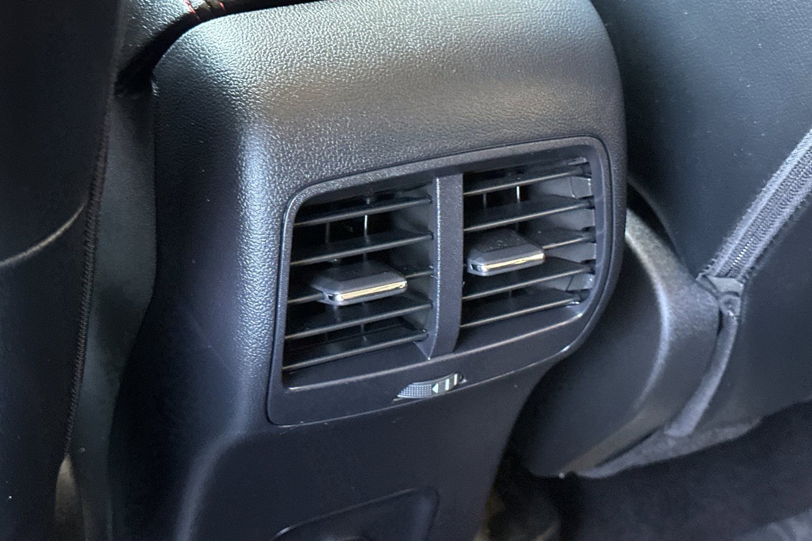 Certified 2022 Ford Escape SEL w/ SEL Stealth AWD Package image 40