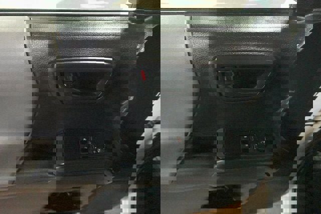 Used 2019 Toyota Tacoma SR image 8