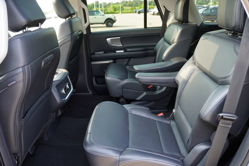 Certified 2025 Ford Expedition Platinum AWD/4WD image 18