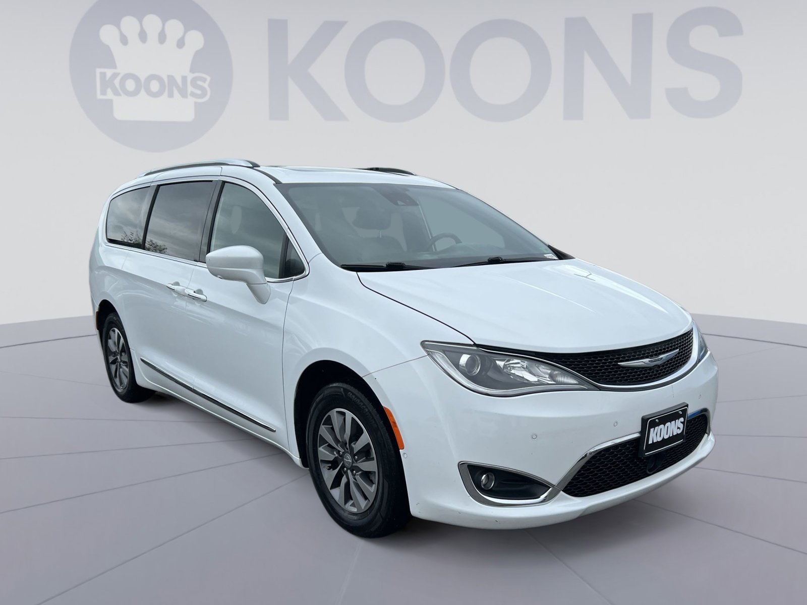 Used 2020 Chrysler Pacifica Touring-L FWD image 18