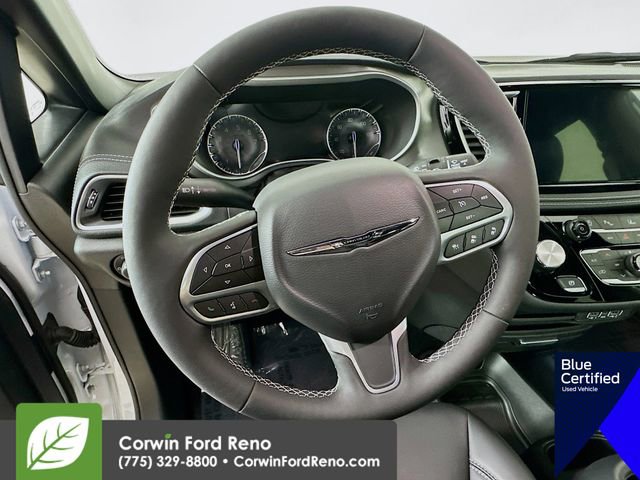 Used 2025 Chrysler Pacifica Select AWD/4WD image 14