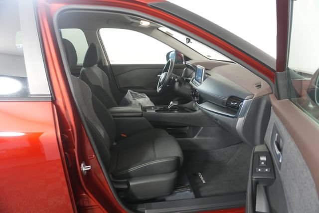 Used 2022 Nissan Rogue SV FWD image 27