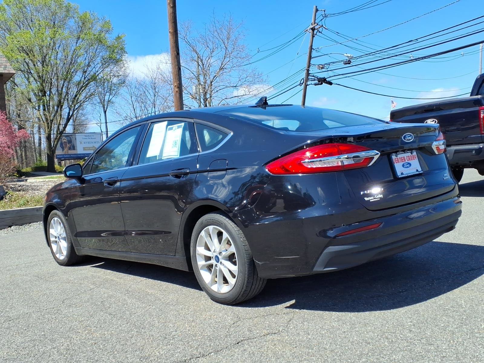 Certified 2020 Ford Fusion SE FWD image 4