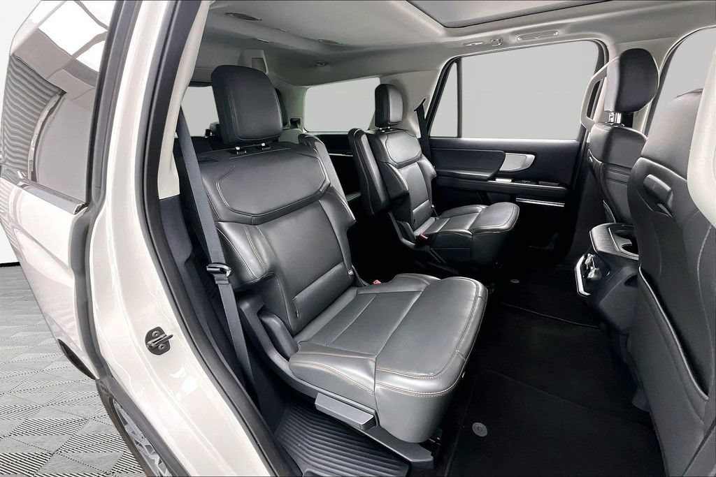 Certified 2025 Ford Expedition Active AWD/4WD image 27