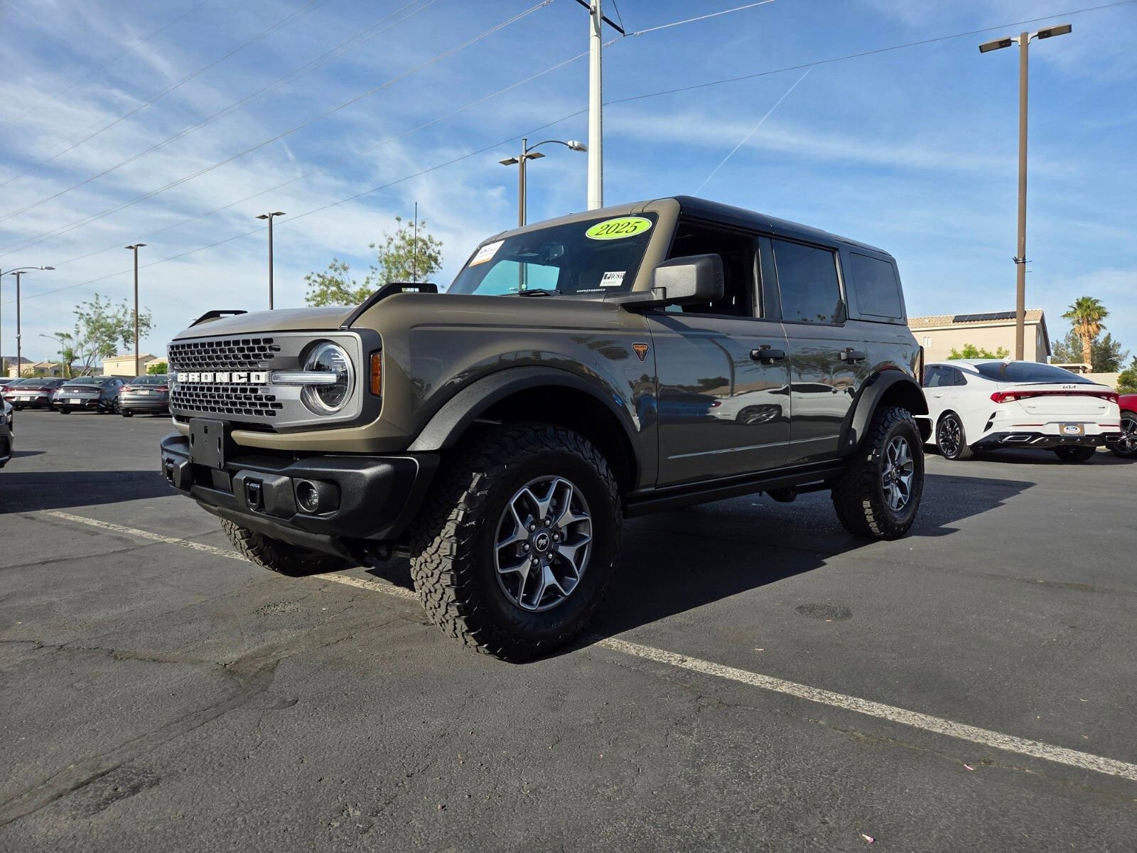 Certified 2025 Ford Bronco Badlands AWD/4WD image 2