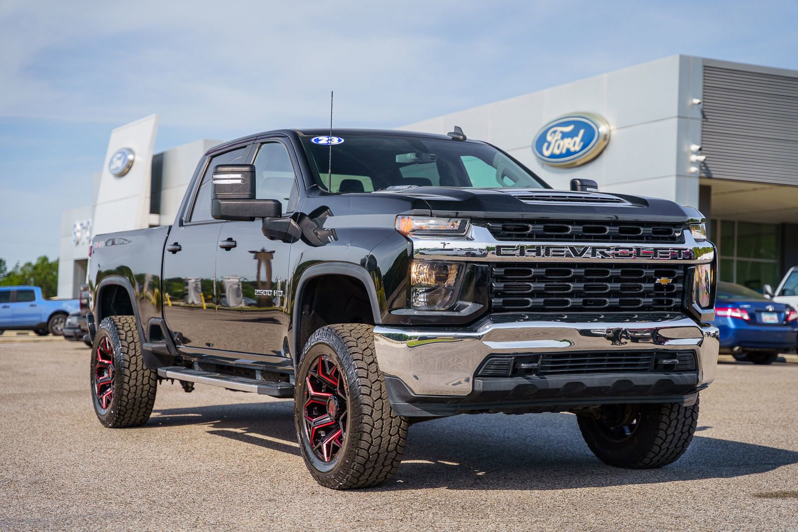 Used 2023 Chevrolet Silverado 2500 LT w/ Gooseneck/5TH Wheel Package image 8