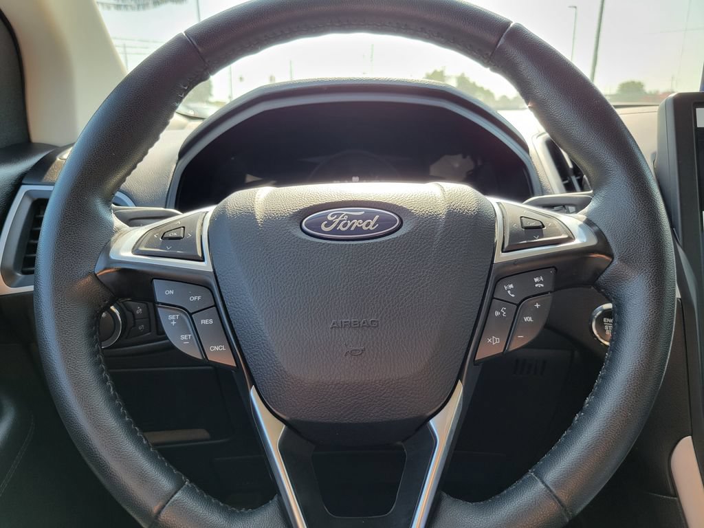 Certified 2024 Ford Edge SEL w/ Convenience Package AWD/4WD image 12