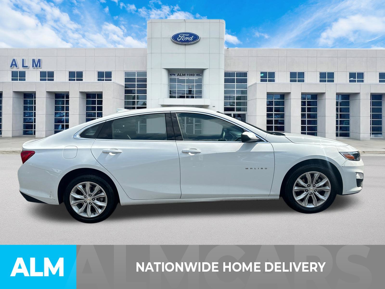 Used 2025 Chevrolet Malibu LT FWD image 4