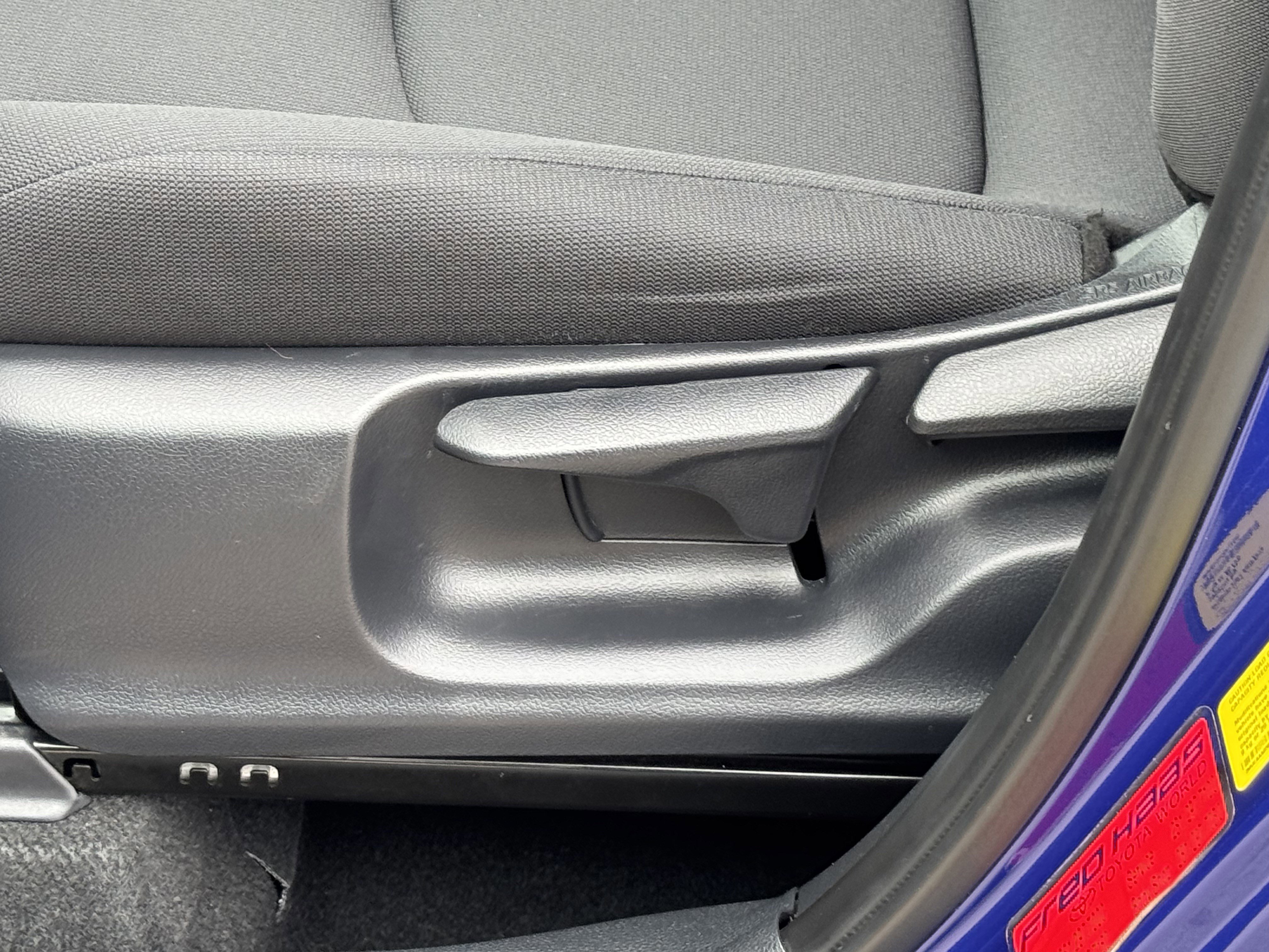 Used 2024 Toyota Corolla Cross LE image 13