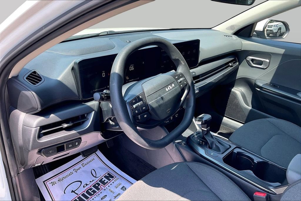 Used 2025 Kia K4 FWD image 14