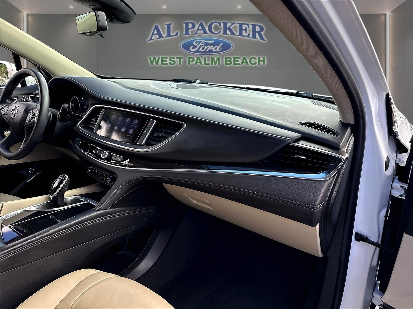 Used 2020 Buick Enclave Essence w/ Sound and Sites Package FWD image 31
