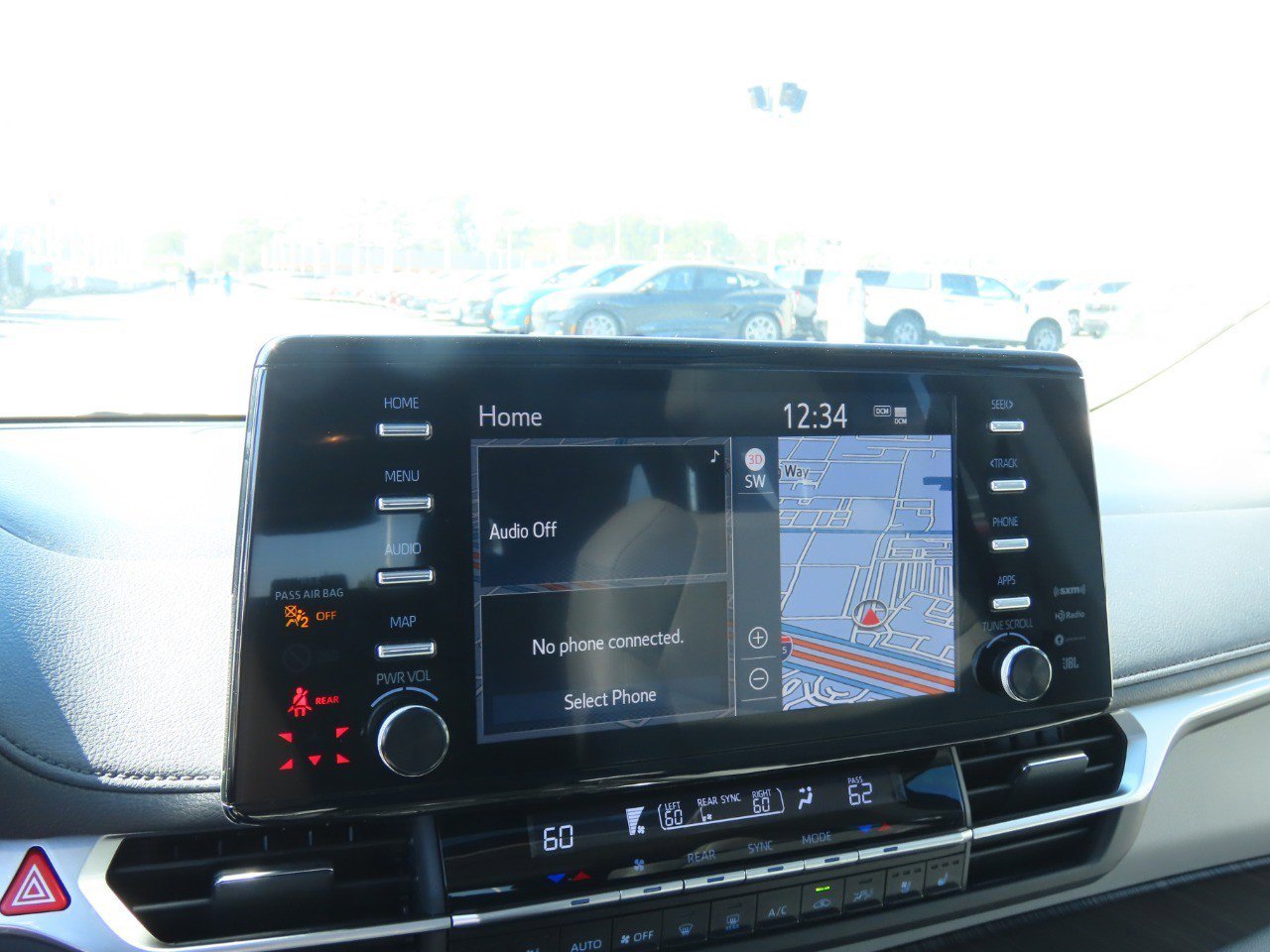 Used 2023 Toyota Sienna Limited image 33