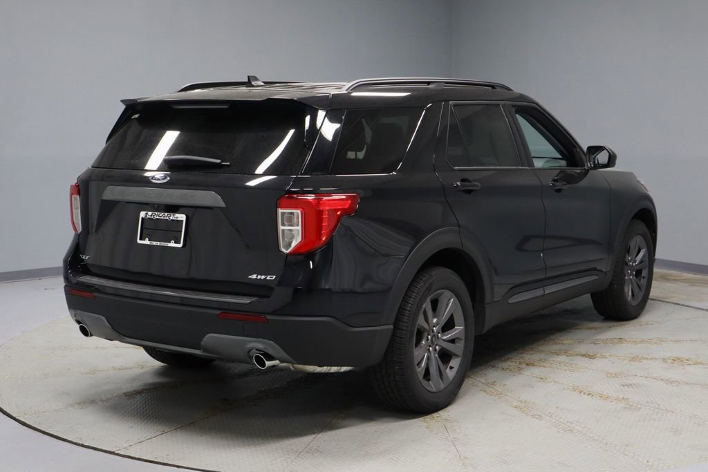 Certified 2023 Ford Explorer XLT w/ Equipment Group 202A AWD/4WD image 12
