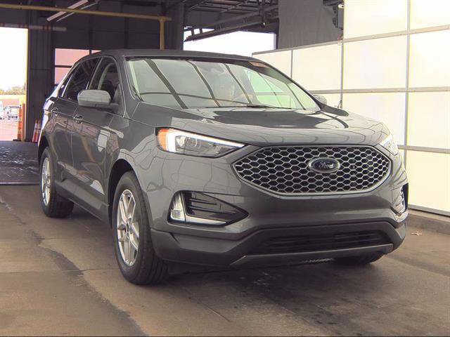 Certified 2024 Ford Edge SEL w/ Convenience Package AWD/4WD image 3