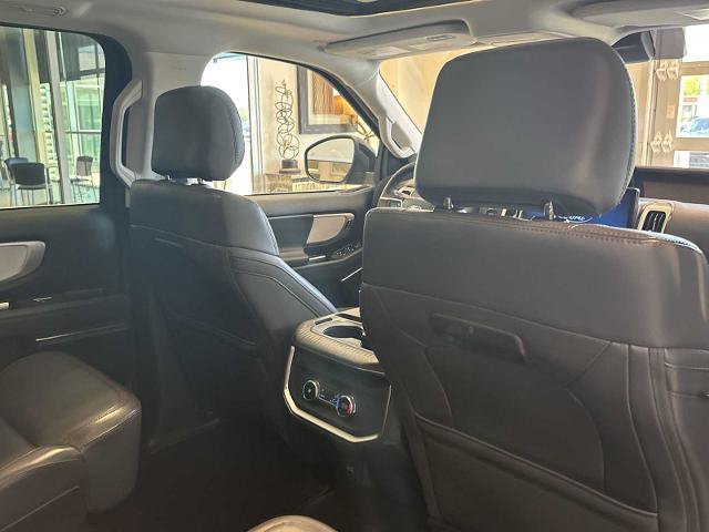 Certified 2025 Ford Expedition Active AWD/4WD image 26