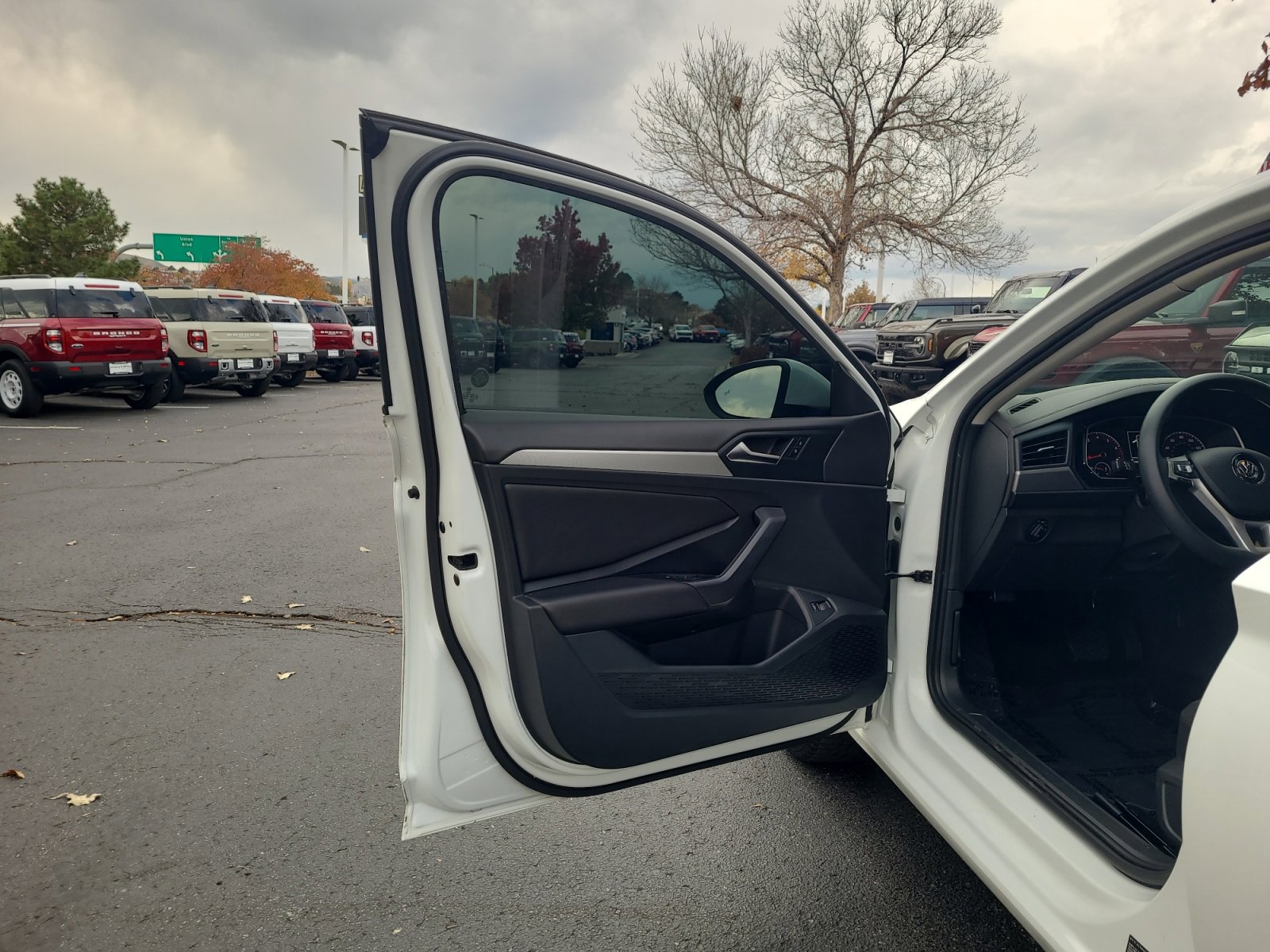 Used 2020 Volkswagen Jetta S w/ Driver Assistance Package image 13