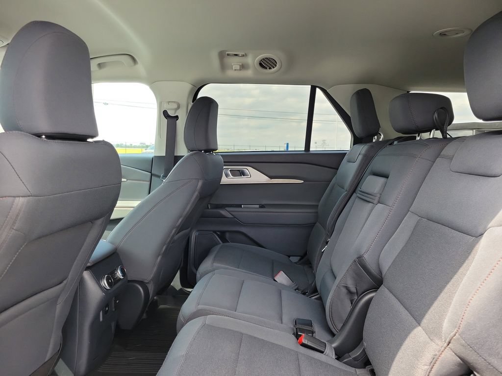 Certified 2025 Ford Explorer Active RWD image 14