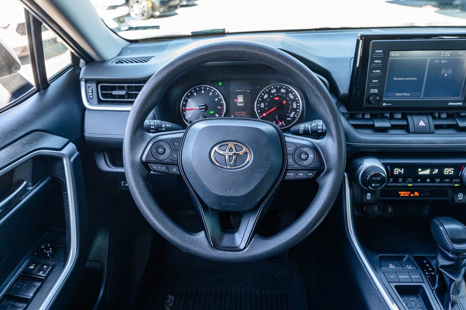 Used 2020 Toyota RAV4 XLE image 23