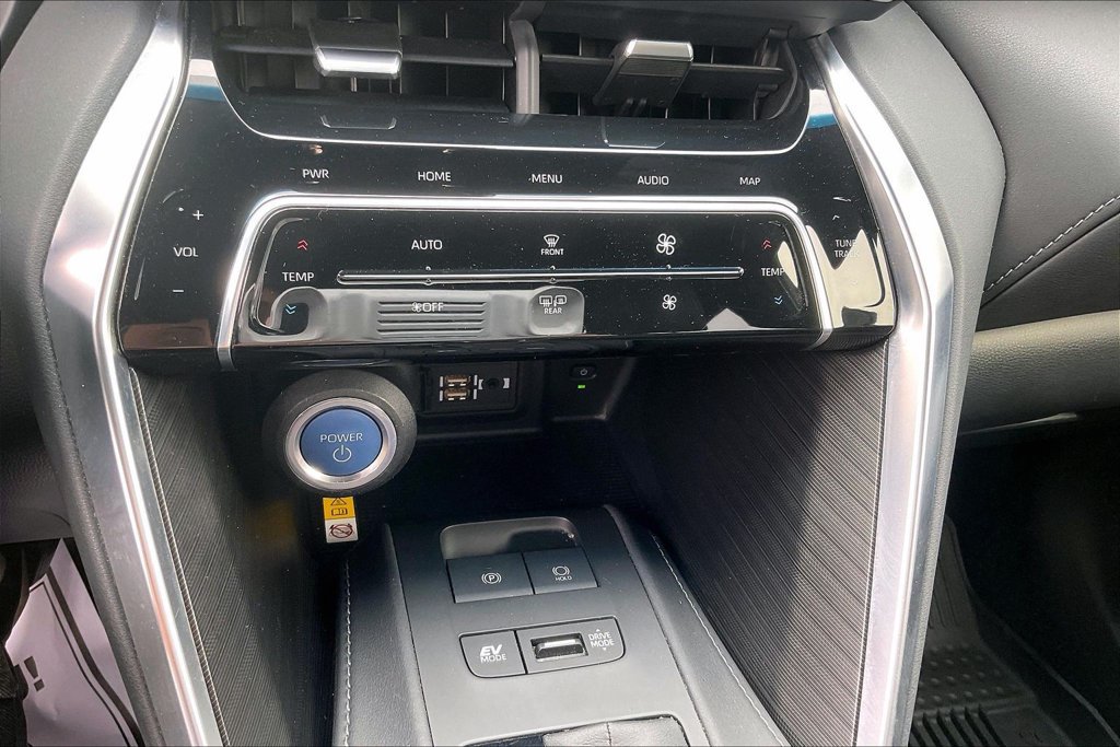 Used 2022 Toyota Venza XLE AWD/4WD image 35