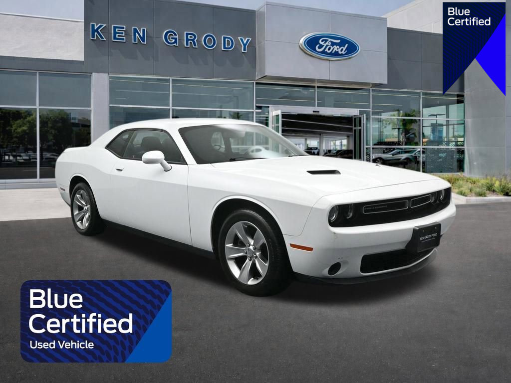 Used 2020 Dodge Challenger SXT image 1