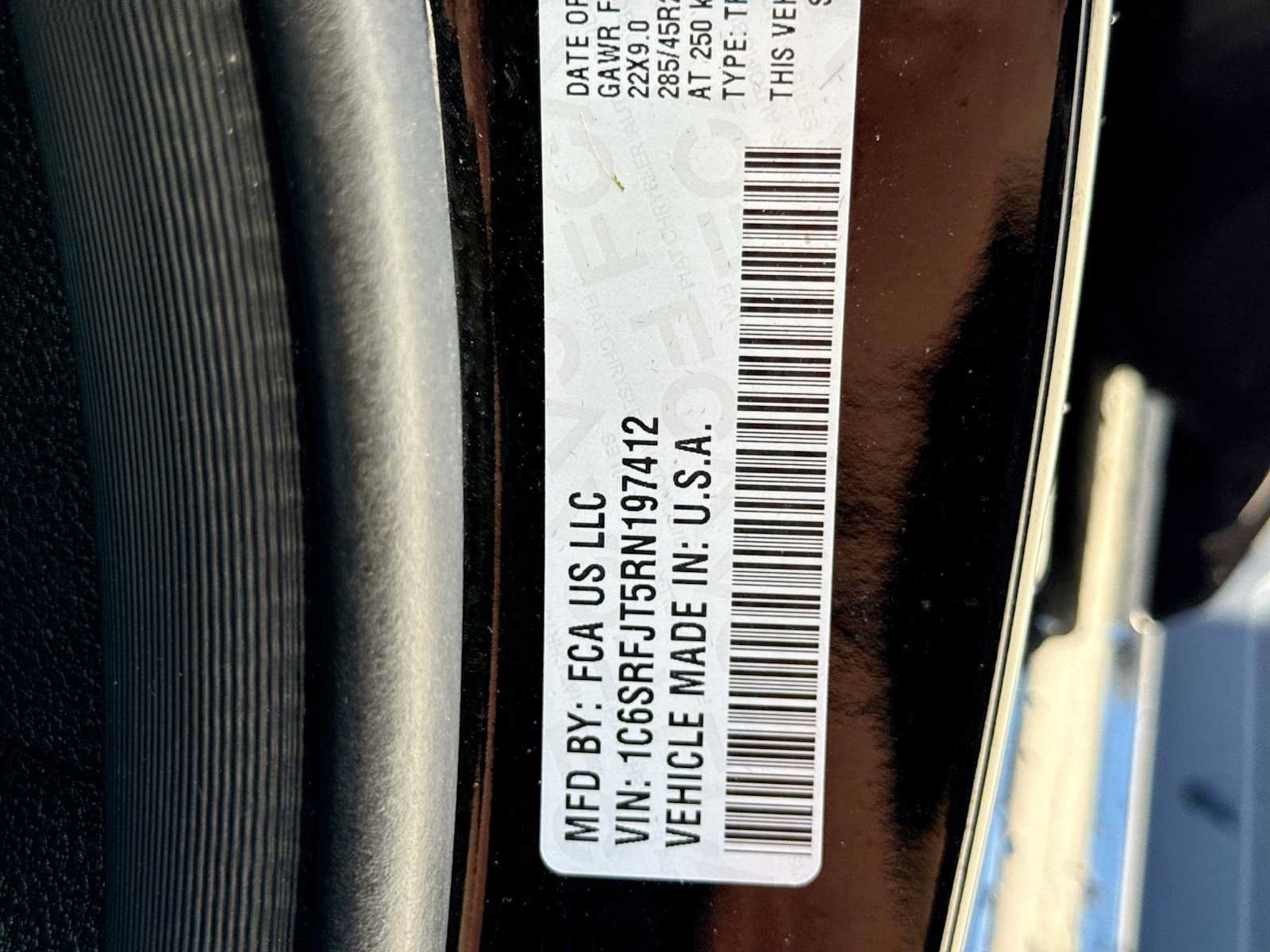 Used 2024 RAM 1500 Laramie AWD/4WD image 34