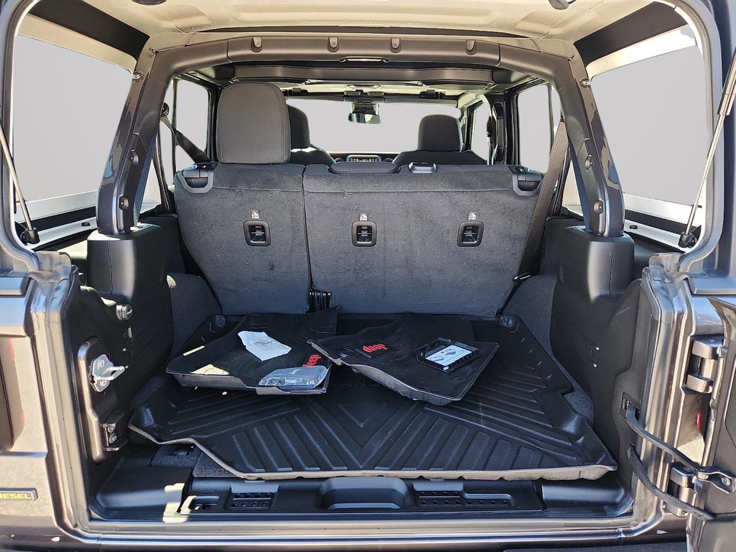 Used 2021 Jeep Wrangler Unlimited Sport AWD/4WD image 10