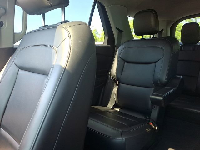 Certified 2022 Ford Explorer XLT w/ Equipment Group 202A AWD/4WD image 19