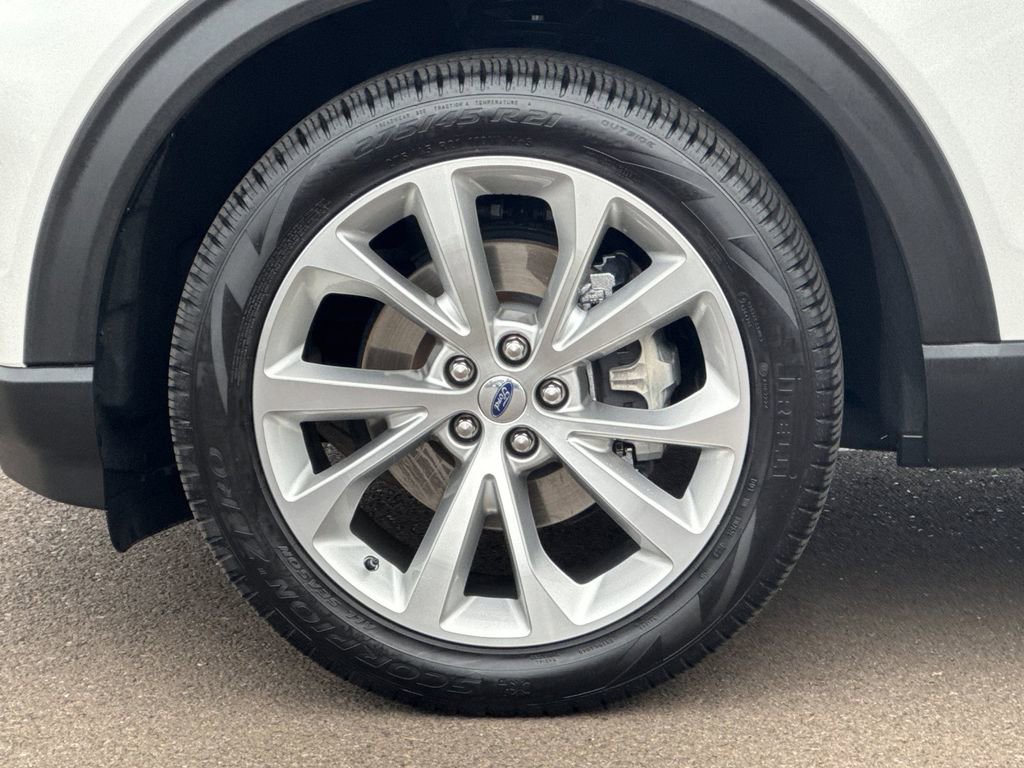Certified 2023 Ford Explorer Platinum w/ Technology Package image 26