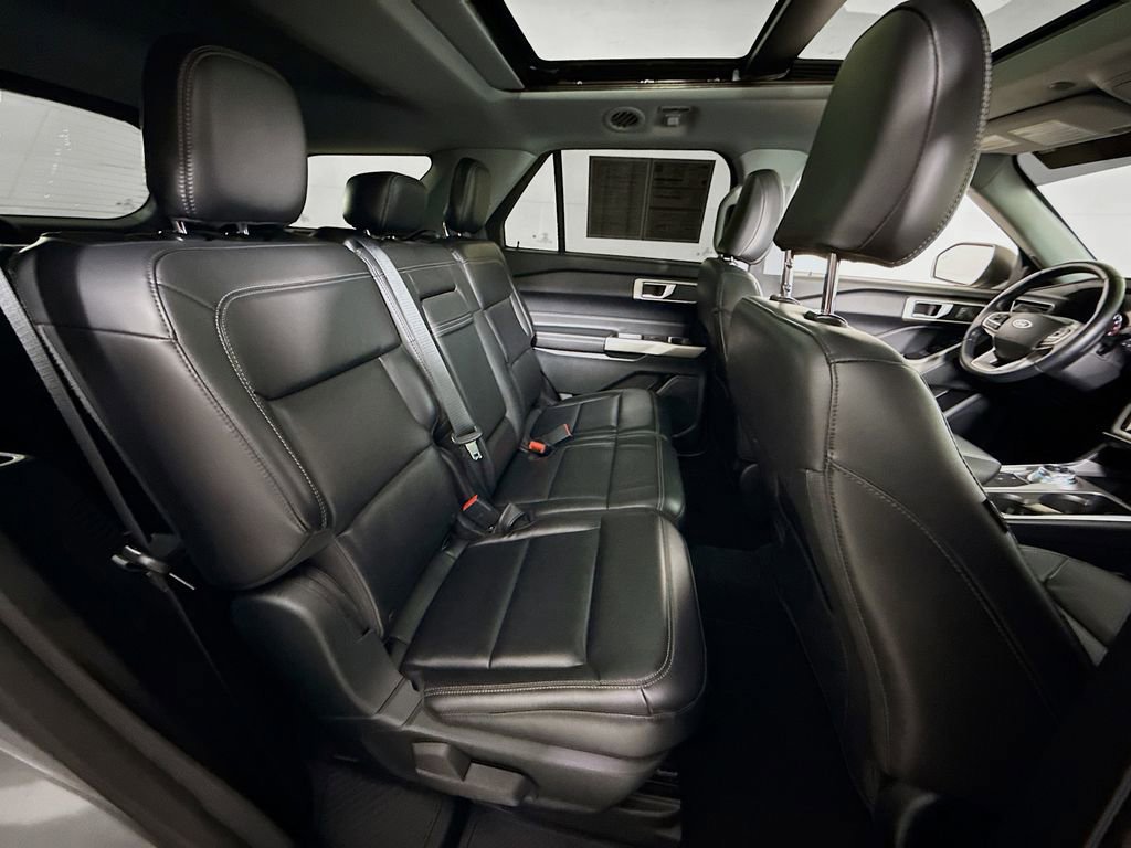 Certified 2021 Ford Explorer XLT w/ Equipment Group 202A image 29