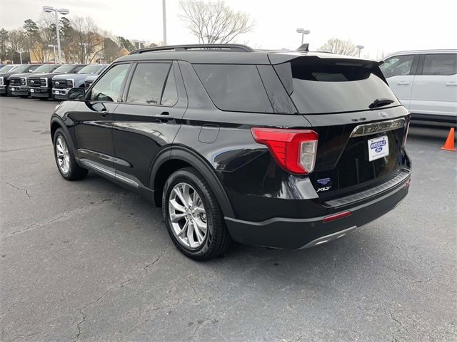 Certified 2020 Ford Explorer XLT w/ Equipment Group 202A image 3