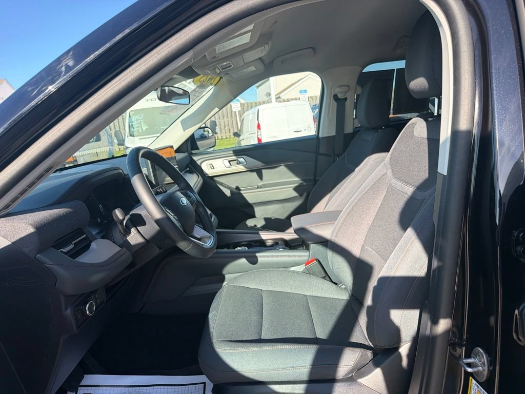 Certified 2025 Ford Explorer Active AWD/4WD image 27