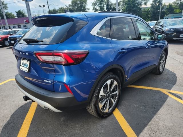 Certified 2023 Ford Escape Platinum w/ Premium Technology Package AWD/4WD image 8