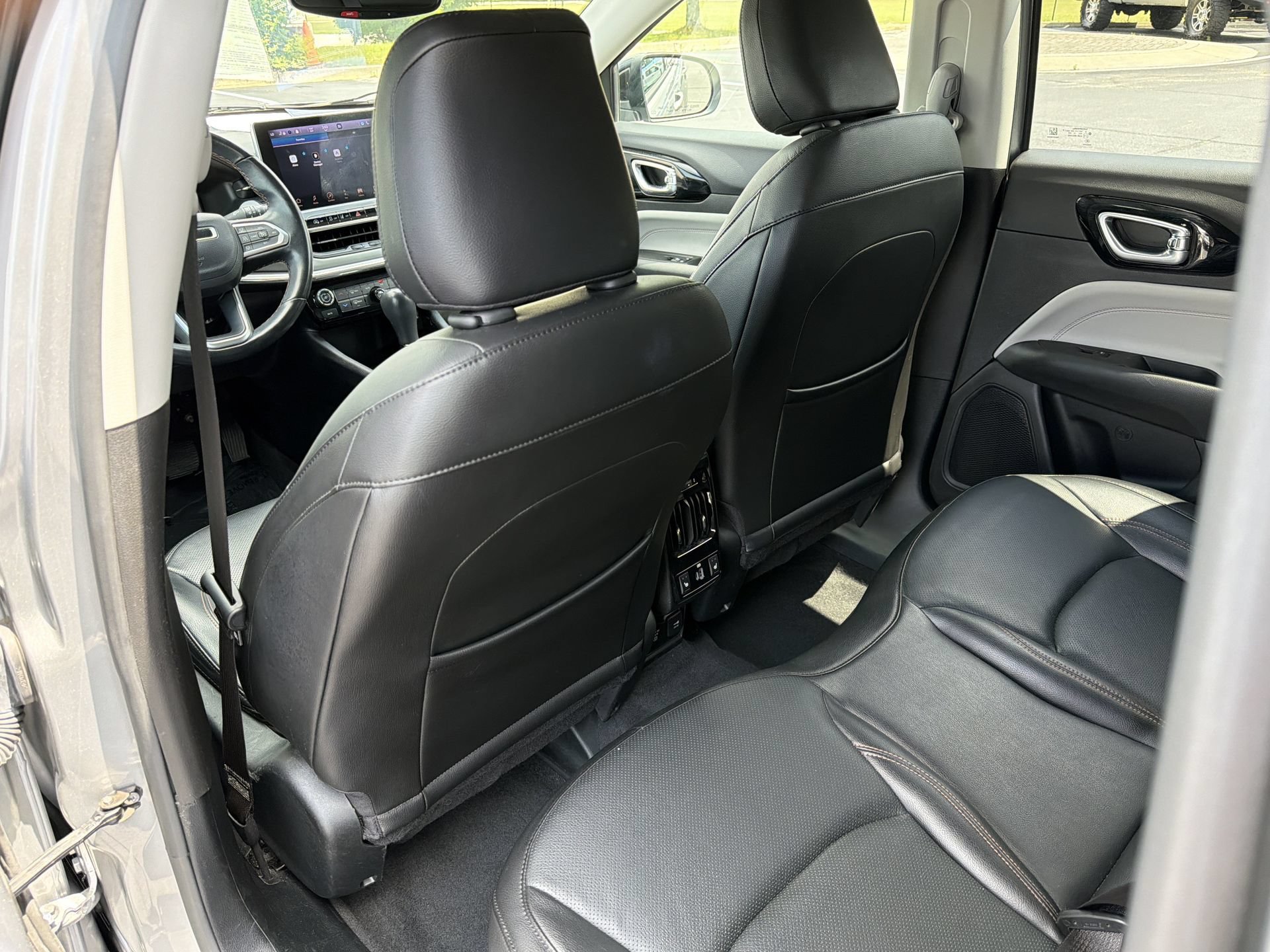 Used 2022 Jeep Compass Limited w/ Elite Group AWD/4WD image 26