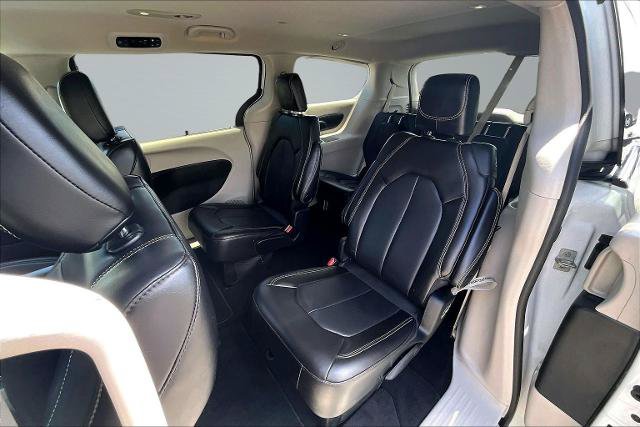 Used 2023 Chrysler Pacifica Touring-L FWD image 26
