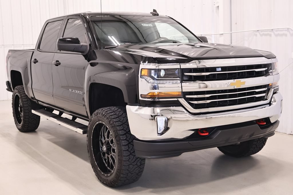 Used 2017 Chevrolet Silverado 1500 LT w/ All Star Edition AWD/4WD image 4