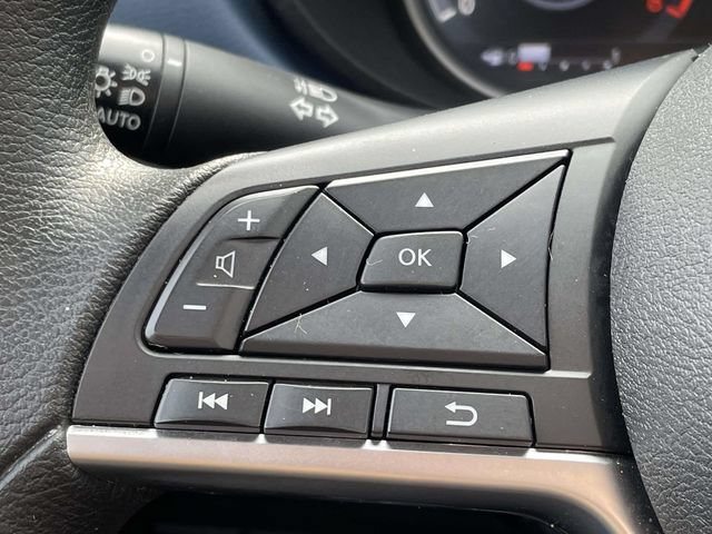 Used 2025 Nissan Versa SV FWD image 19