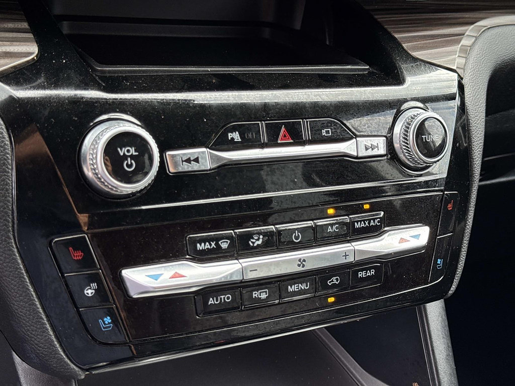 Certified 2023 Ford Explorer Limited RWD image 16