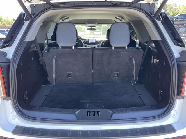 Certified 2021 Ford Explorer XLT w/ Equipment Group 202A RWD image 8