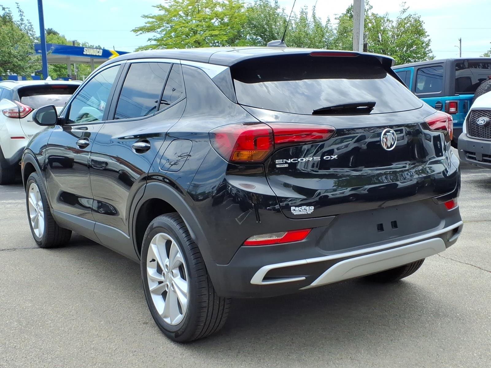 Used 2023 Buick Encore GX Preferred w/ Cold Weather Comfort Package AWD/4WD image 5