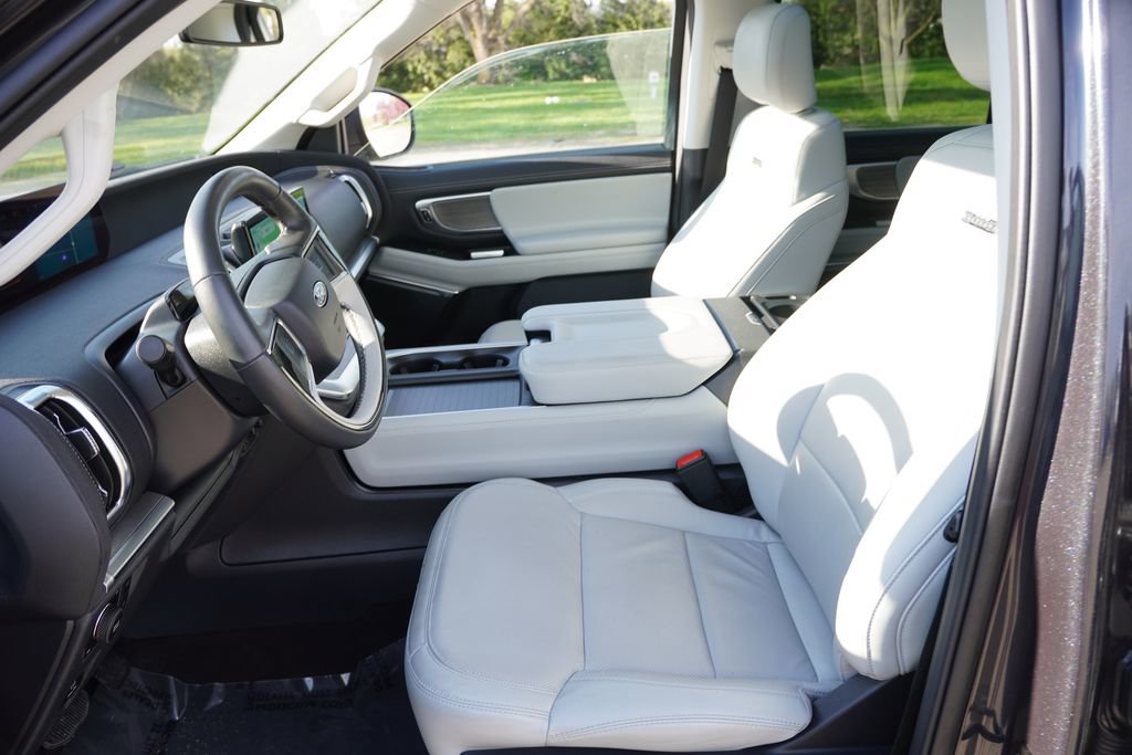 Certified 2025 Ford Expedition Max Platinum AWD/4WD image 16