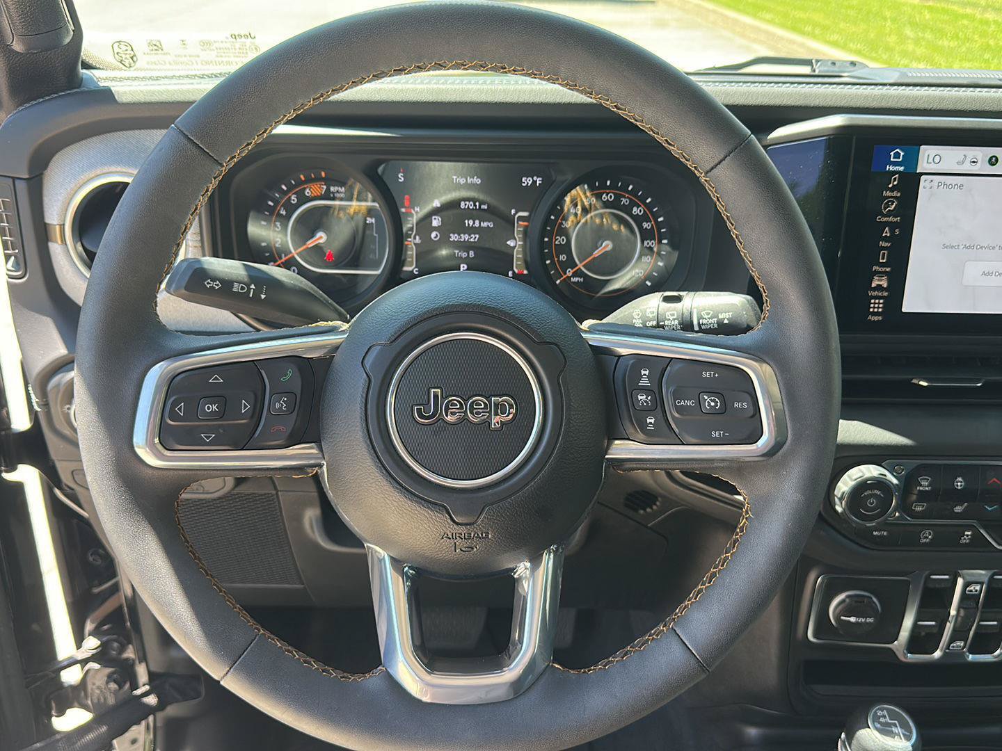 Used 2024 Jeep Wrangler Unlimited Sahara w/ Technology Group AWD/4WD image 14