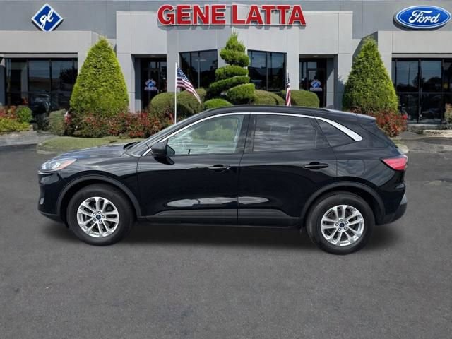 Certified 2022 Ford Escape SE w/ Cold Weather Package image 2